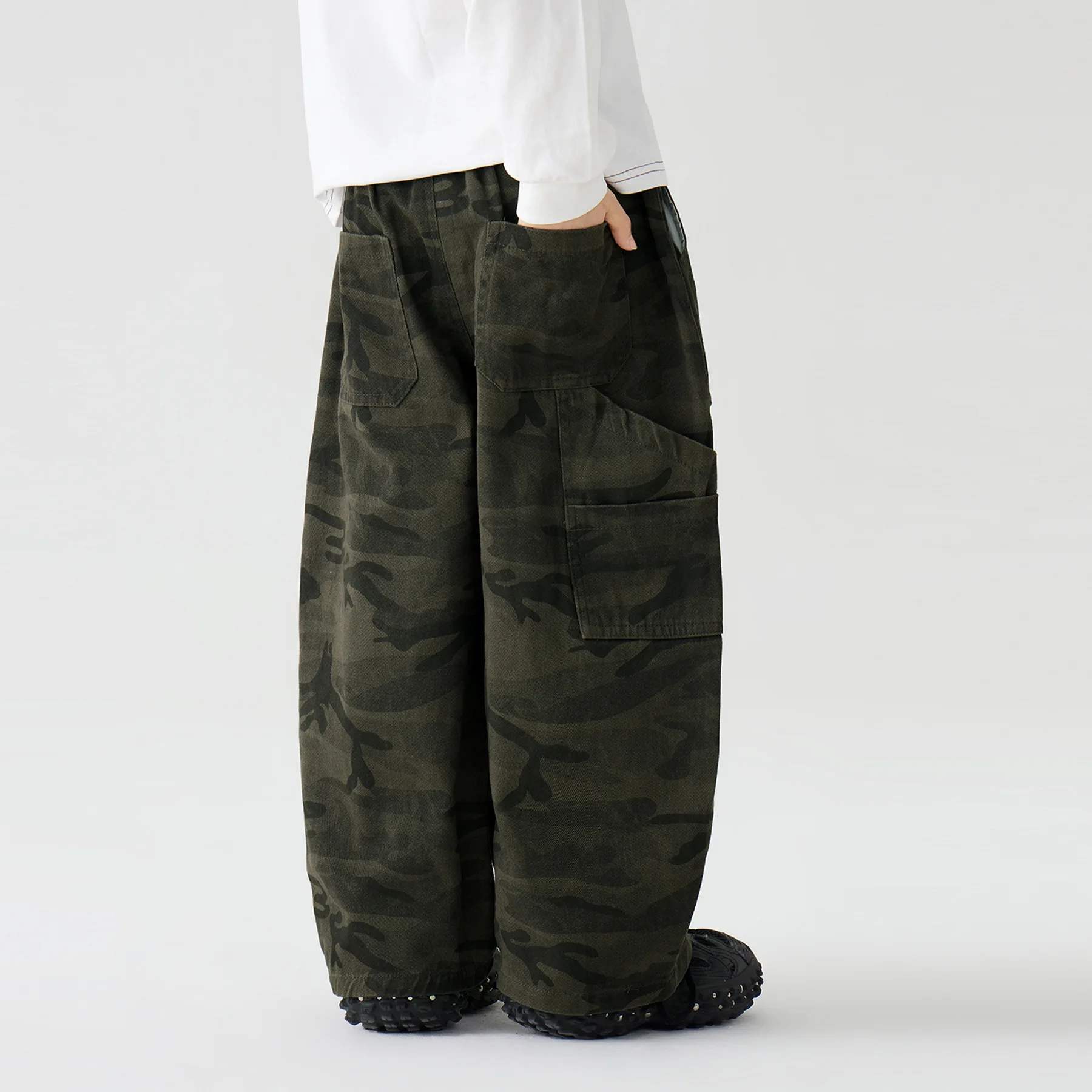 2026 Autumn New Childrens Fashion Camouflage Casual Long Pants for Men Middle and Large Children Loose Cotton Straight Tube