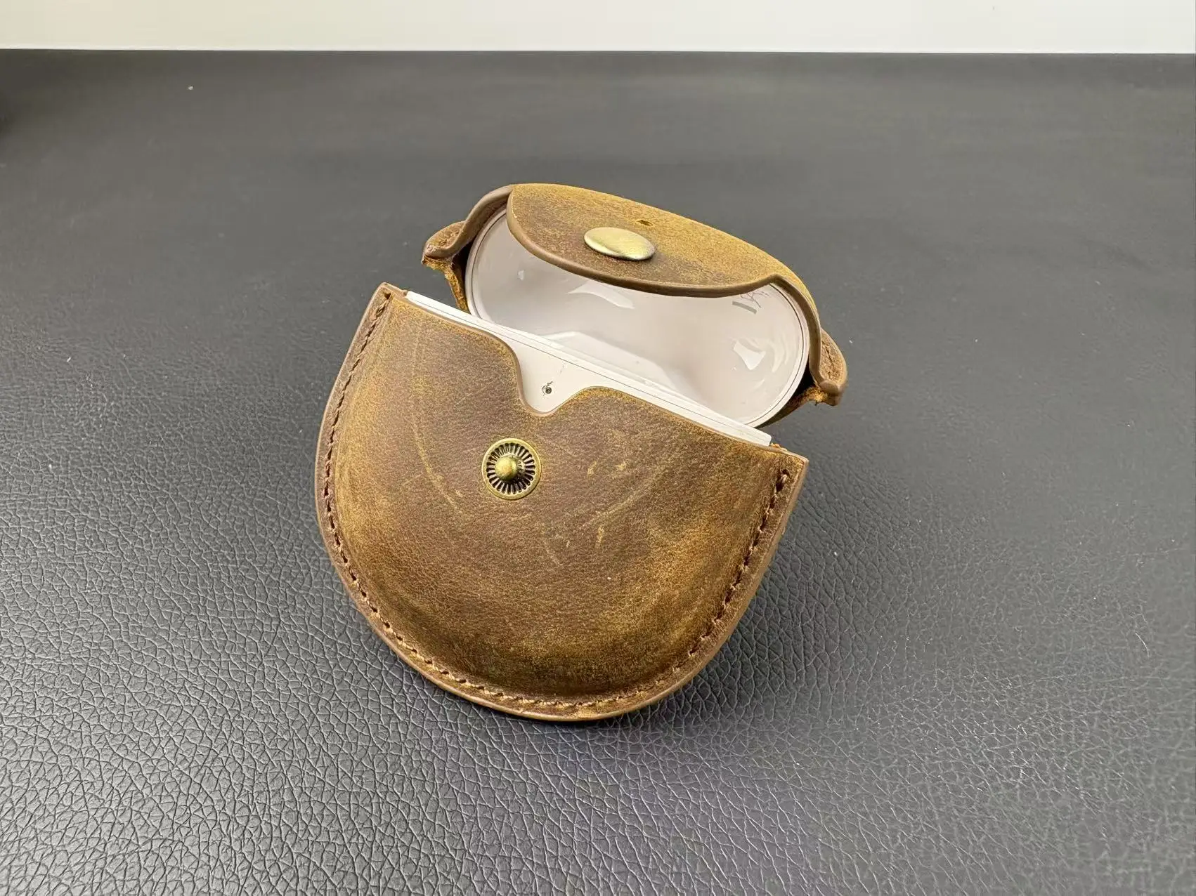 Vintage Light Luxury Advanced Personalized Crazy Horse Leather Bluetooth Earphone Case for Bose quietComfort Ultra 3/4