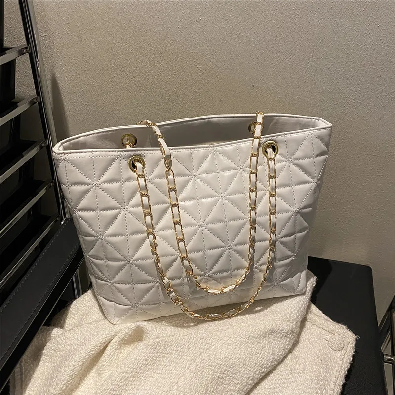 Bolso Lingge de gran capacidad para mujer, bolso de hombro Popular de nueva moda para celebridades de Internet, bolsos de mano con cadena versátiles, 2025