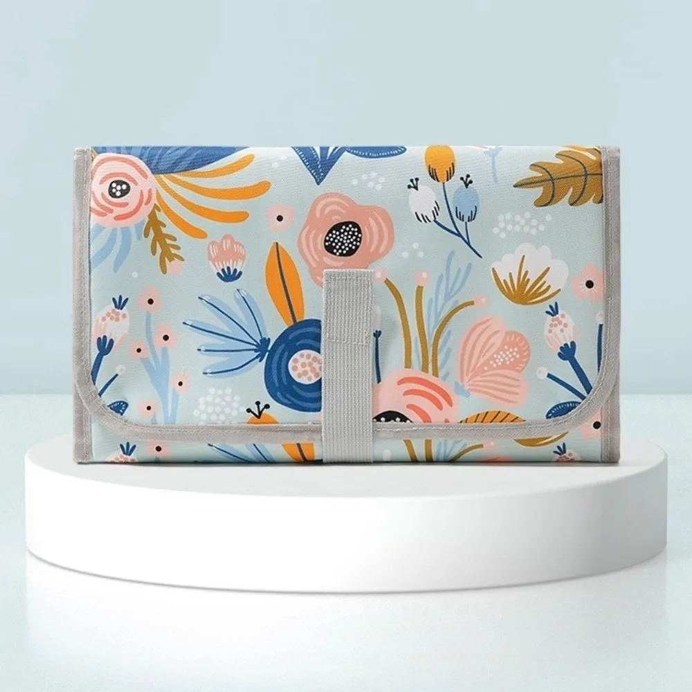 المحمولة طوي حفاضات سجادة لتغيير الحفاض مقاوم للماء التجفيف السريع حفاضات تغيير الوسادة الكرتون طباعة حفاضات قابلة للطي حديثي الولادة