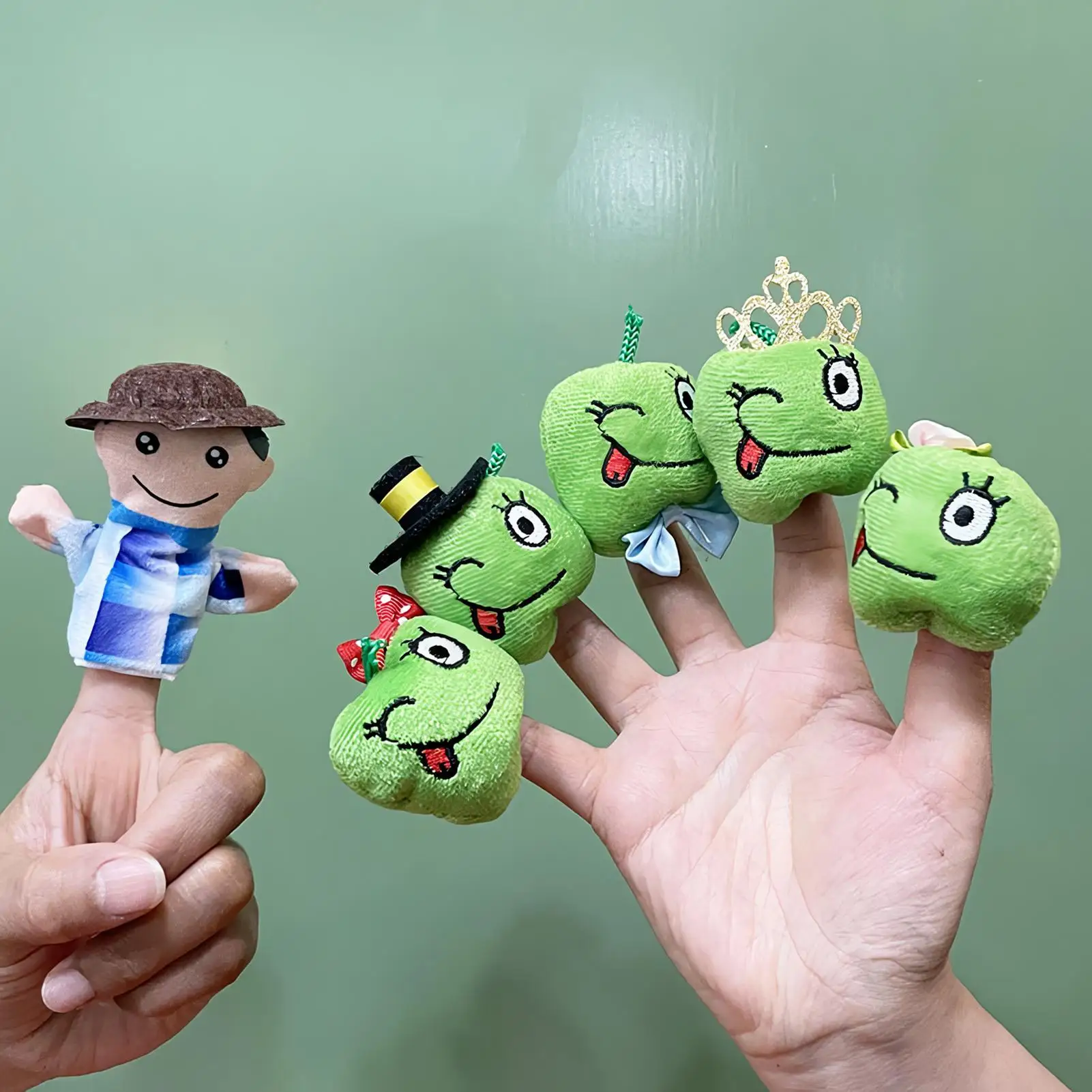 Burattini da dito 6 pezzi Burattini da dito per bambini carini Bambole di peluche interattive Puntelli per prestazioni Giocattoli di apprendimento per lo sviluppo