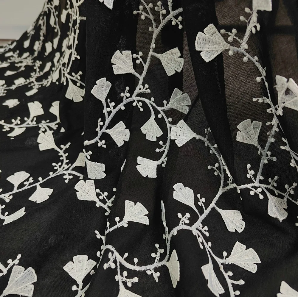 

Latest black and white exquisite 3D embroidered floral pure cotton fabric, Dubai lace fabric for women's dress designer fabrics