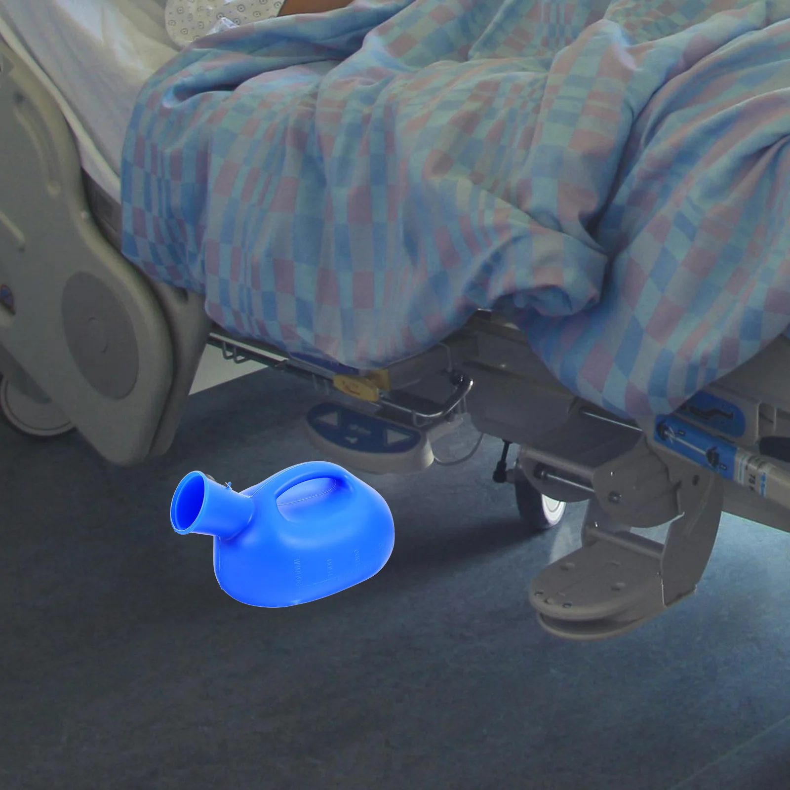 

2000Ml Portable Urine Bucket With Cover Home Chamber Pot For Elderly Adult Spill Proof Plastic Urinal Bottle Hospital Use