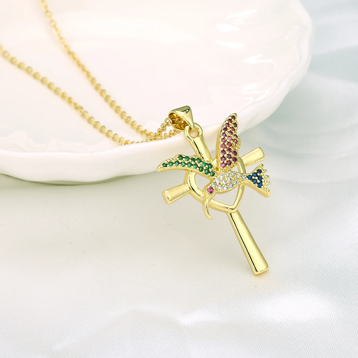 

Exquisite Cross, Gorgeous Hummingbird Pendant, Women's Stainless Steel Collarbone Chain, Popular Jewelry Gift