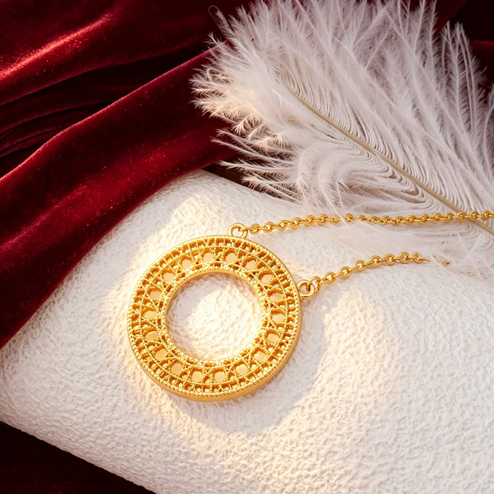 18K vergoldetes, hohles, geometrisches 4-teiliges Schmuckset für Damen, luxuriöse Kreis-Halskette, Armband, Ohrringe, Ring, Hochzeits- und Alltagsschmuck, Geschenk – Detail 11