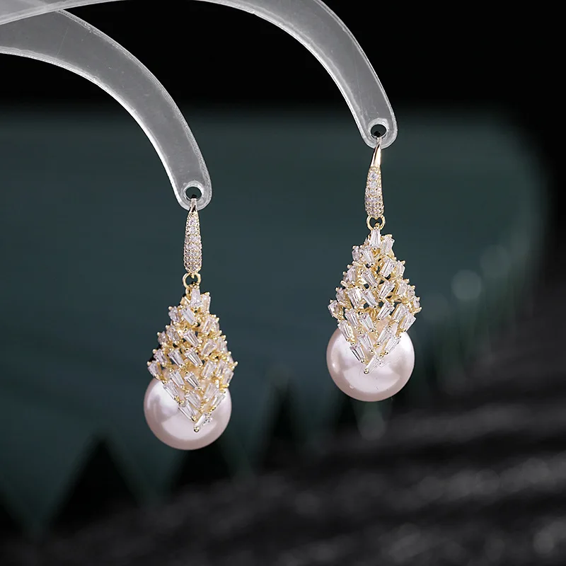 

Zircon Fashionable Temperament, Water Drop Ear Hooks, Personalized And Trendy Earrings, Pearl Geometric Earrings