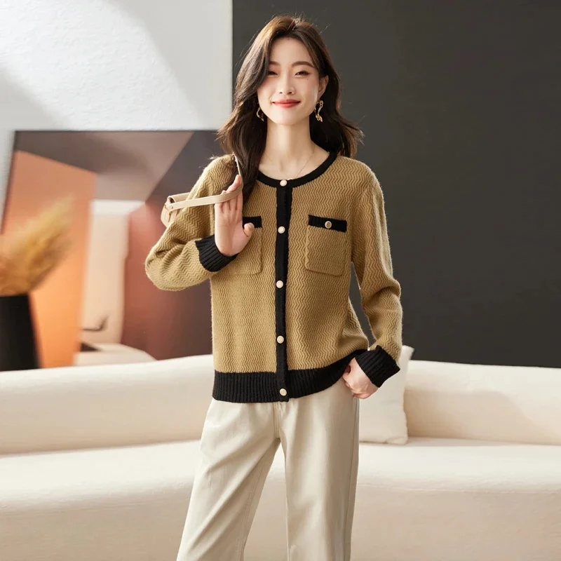 

Женский модный свитер-кардиган контрастных цветов, весна-осень, новый стиль, вязаная кофта-жакет, топ 2025