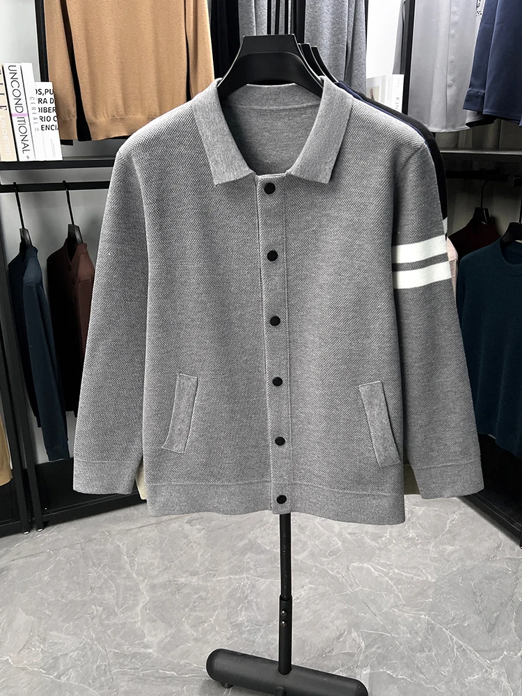 

Мужской вязаный кардиган в полоску с воротником, новинка осени 2025 года, свободный повседневный модный свитер, куртка, мужская модная тенденция