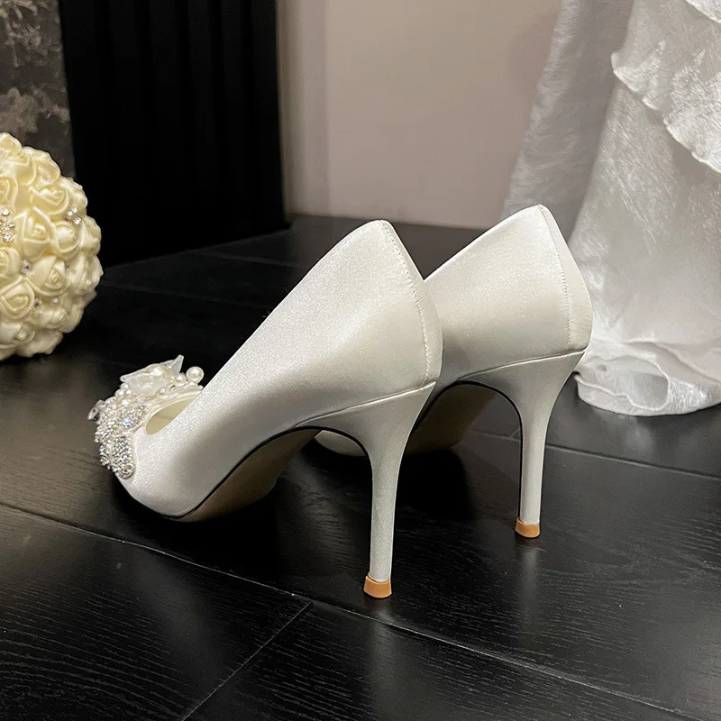 Bride Shoes Crystals Flowers Women Pumps 2023 New White High Heels Luxury Hand-embroidered Pearl Flowers Satin Lady Thin Heels