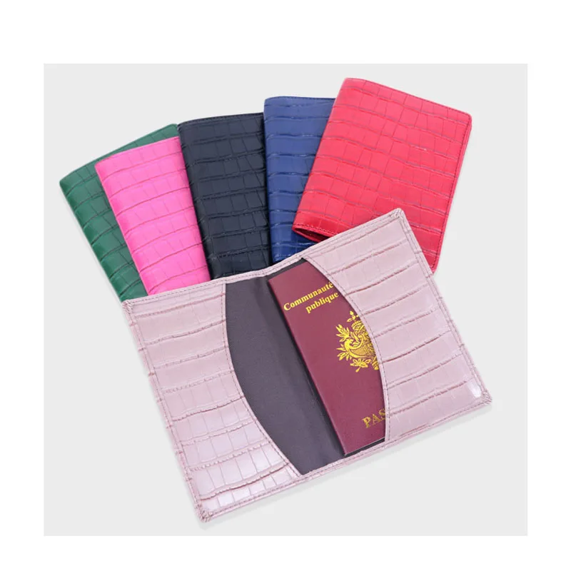 Monogrammed Embossed Crocodile PU Leather Travel Passport Cover Men Women PU Leather Croco Pattern Passport Holder Case