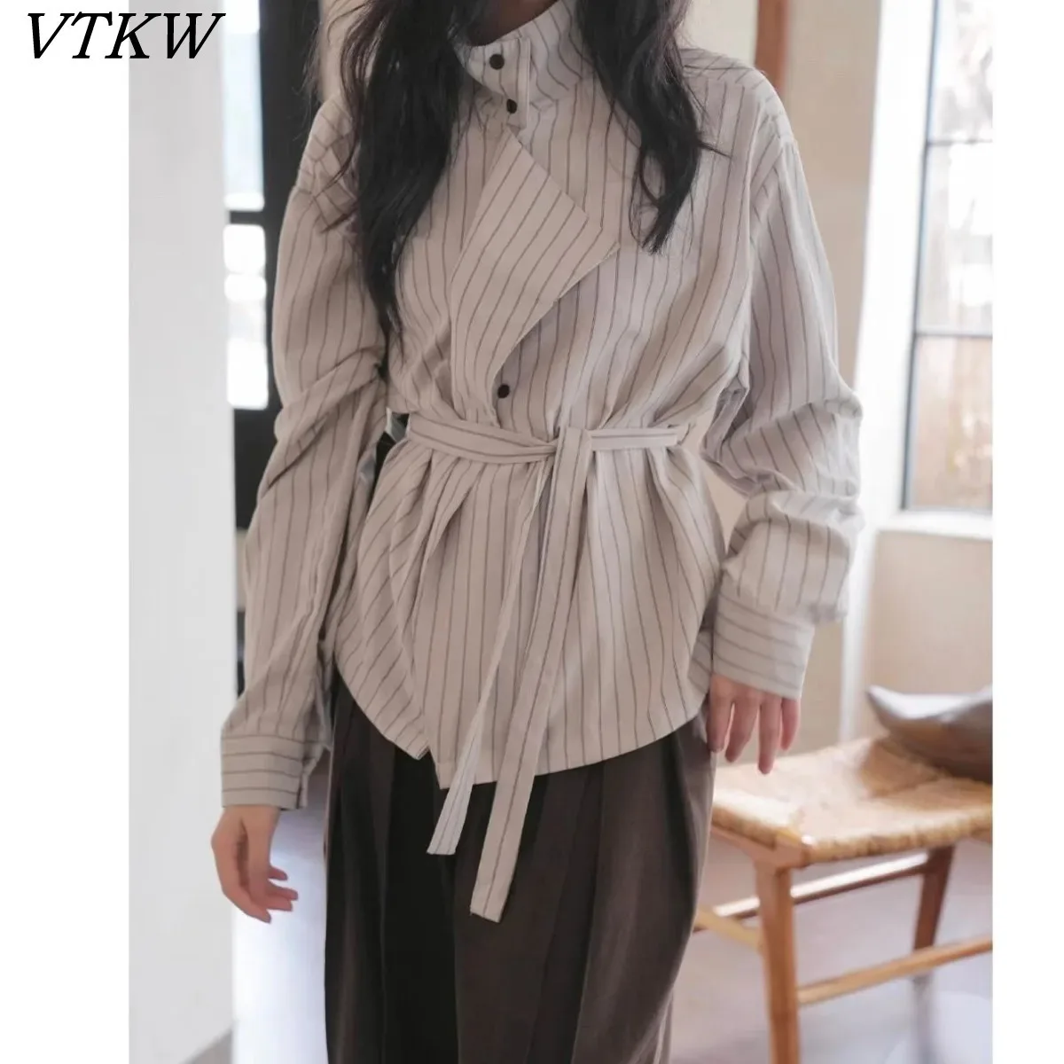 

VTKW Woman's Coat Pullover Single-button Striped Design 2025 Spring New High-quality Loose Short Windbreaker Jacket