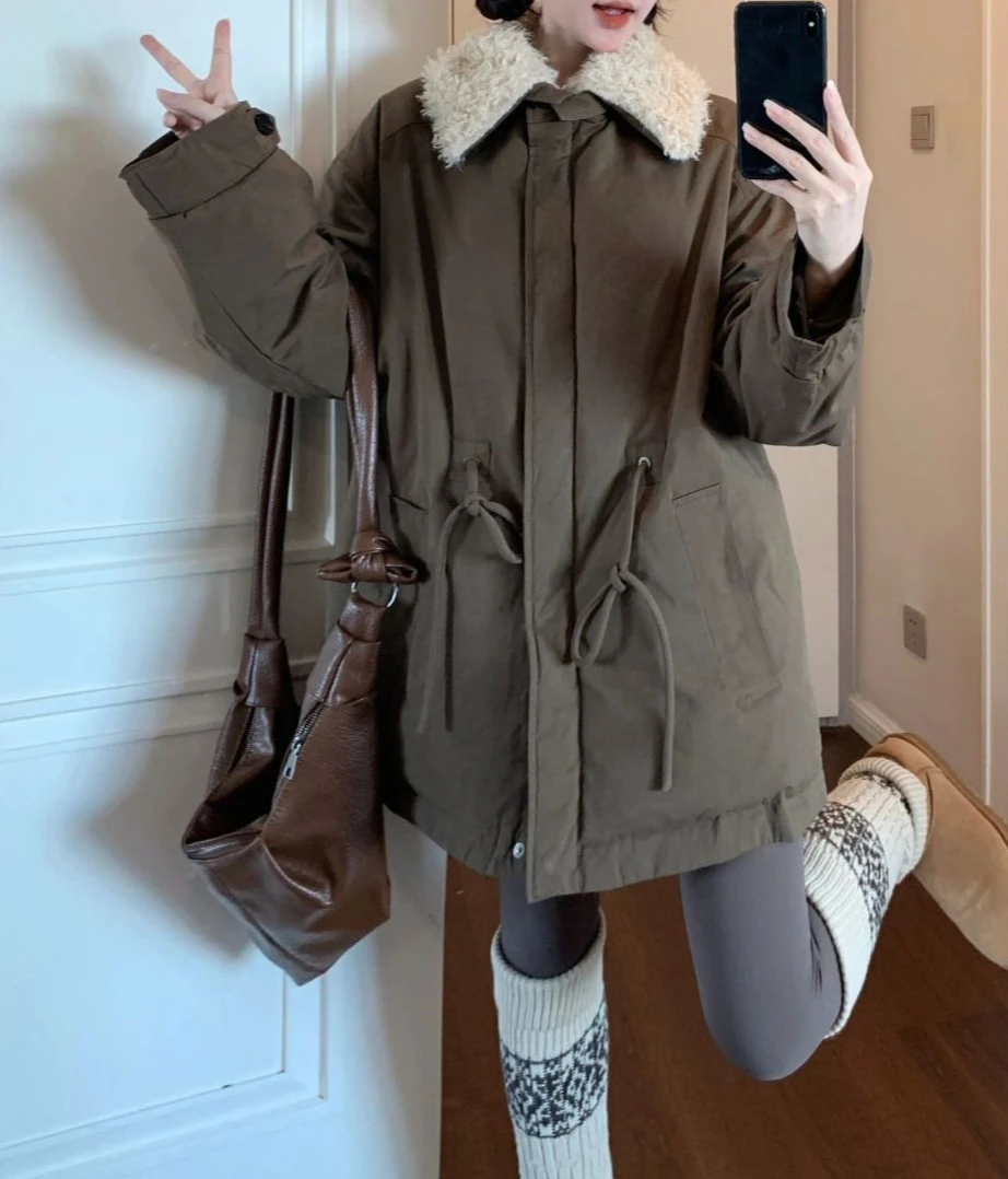 Conjunto de inverno retrô de pele de carneiro de alta classe com gola de pele de carneiro com calor aprimorado