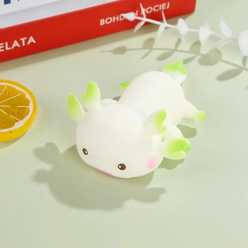 1/4 Stück Axolotl Quetschball Niedlicher Fisch Entspannender Cartoon Antistress Squishy Stressabbau Langsam aufsteigend für Erwachsene Jungen Mädchen Stretch-Spielzeug