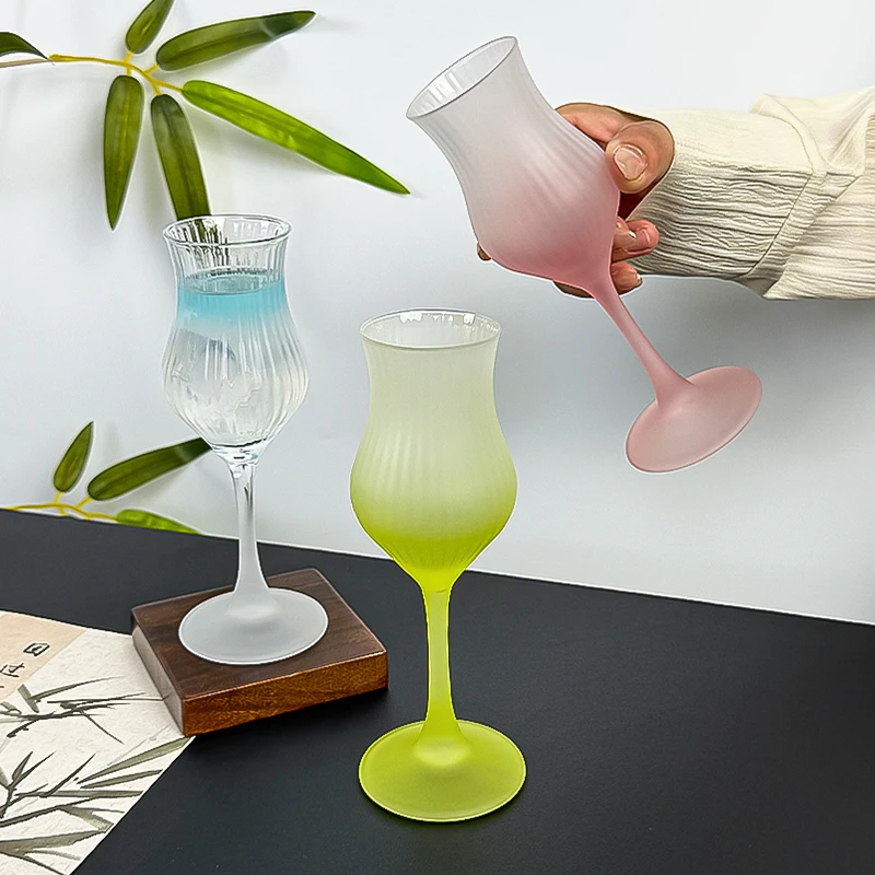 

Многоцветная чашка для холодного чая, стеклянная чашка, чайный домик, дегустационный бокал для вина, чашка с ароматом на высоких ножках, коктейльная чашка, градиент цвета