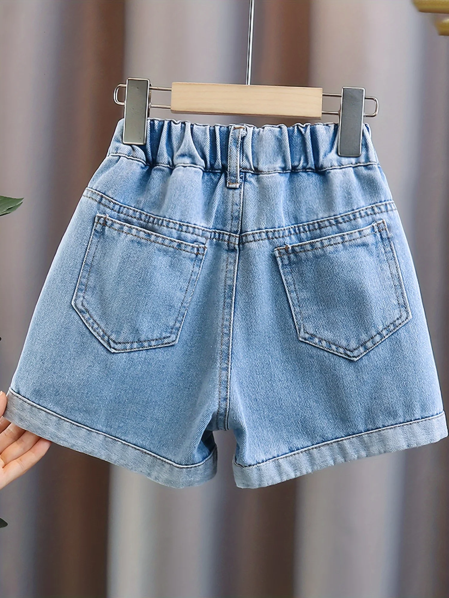 Summer Love-Themed Pleated Denim Shorts, Cute Girls' Shorts, With Elastic Waist for Comfortable Wearing.
