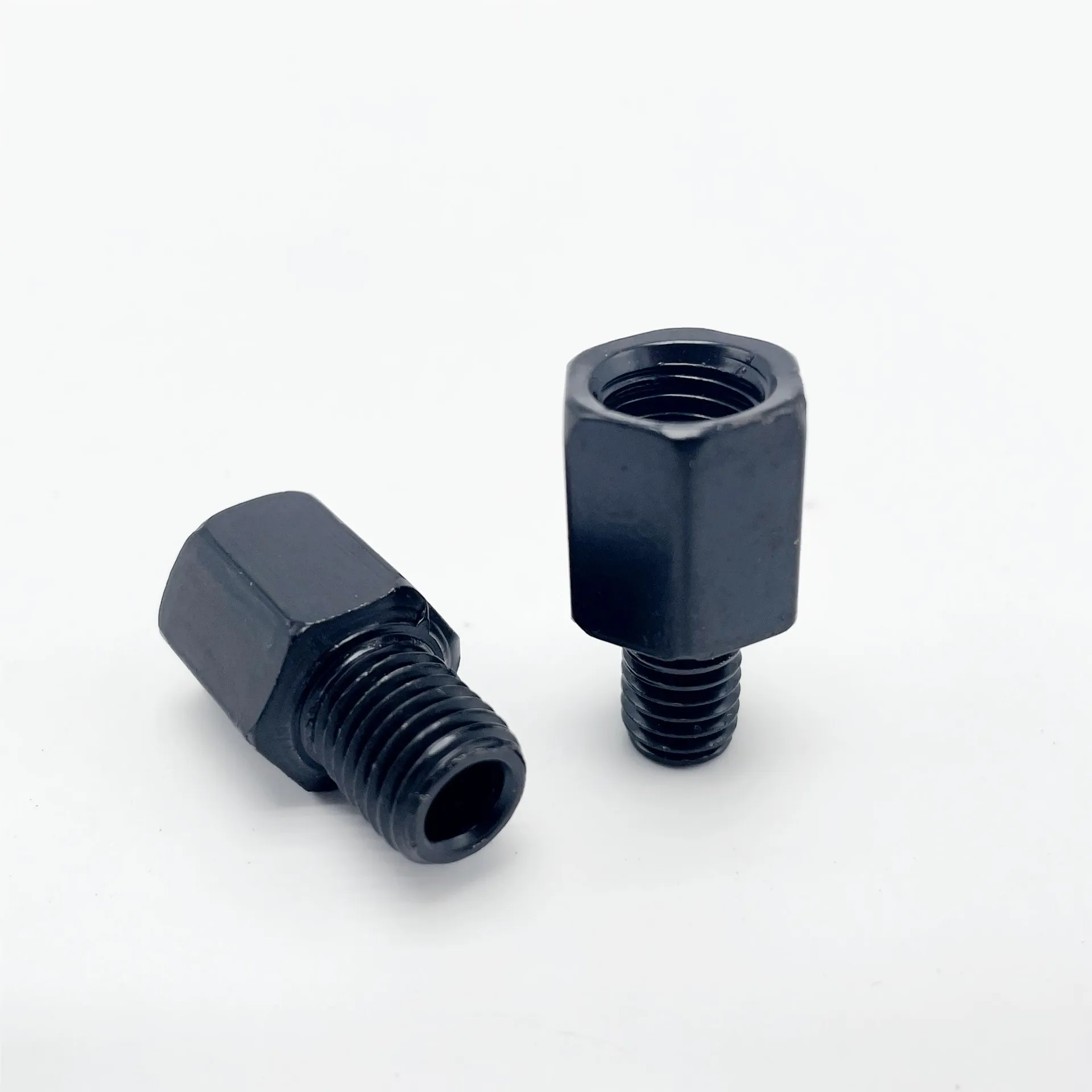 

1 пара черных адаптеров для зеркала M10 10 мм, адаптеры для зеркал заднего вида для мотоцикла, скутера, правая и левая резьба, болты для преобразования