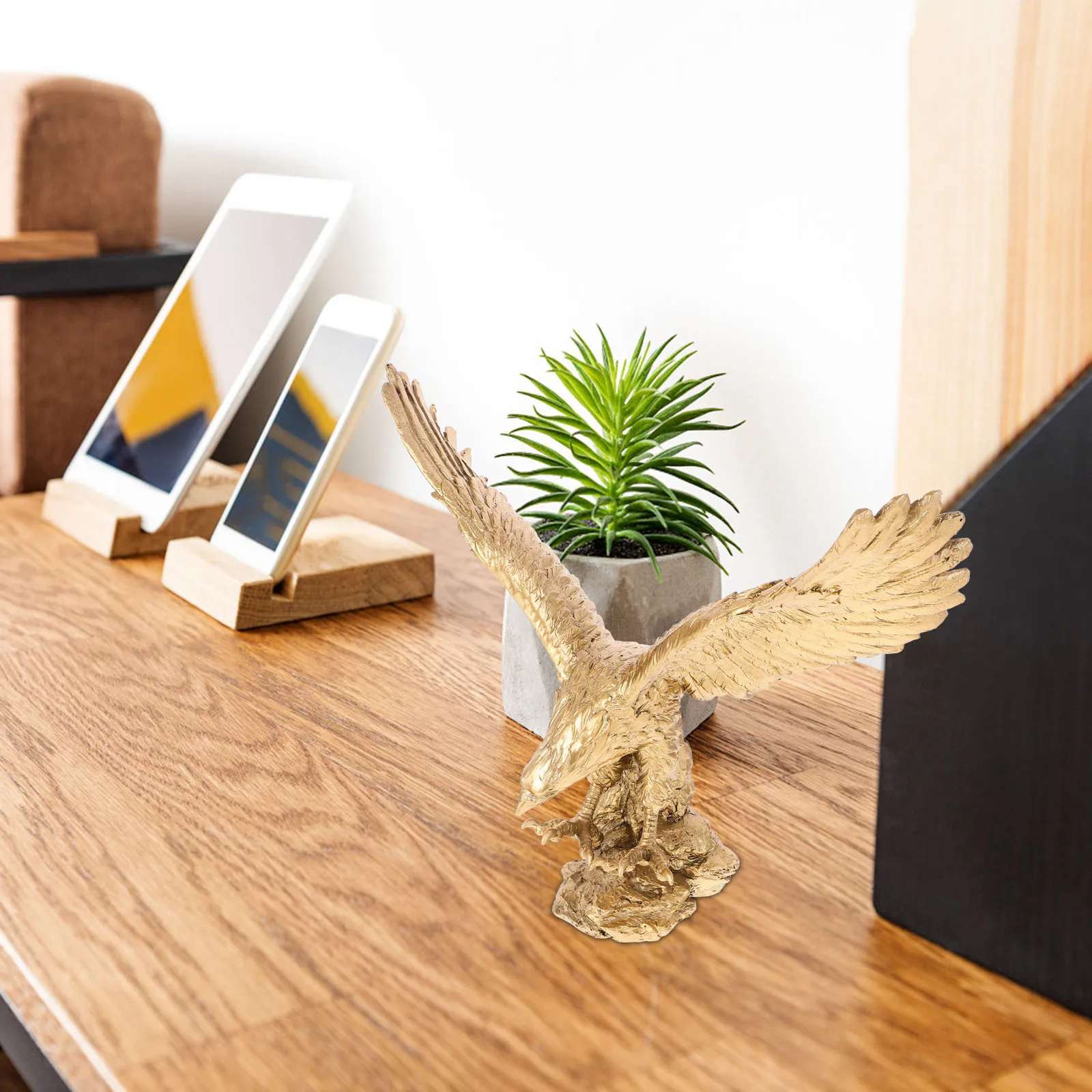 

Resin Eagle Statue Medium Size Exquisite Craftsmanship for Home Office Desktop Table Decoration Symbol of Strength and Freedom