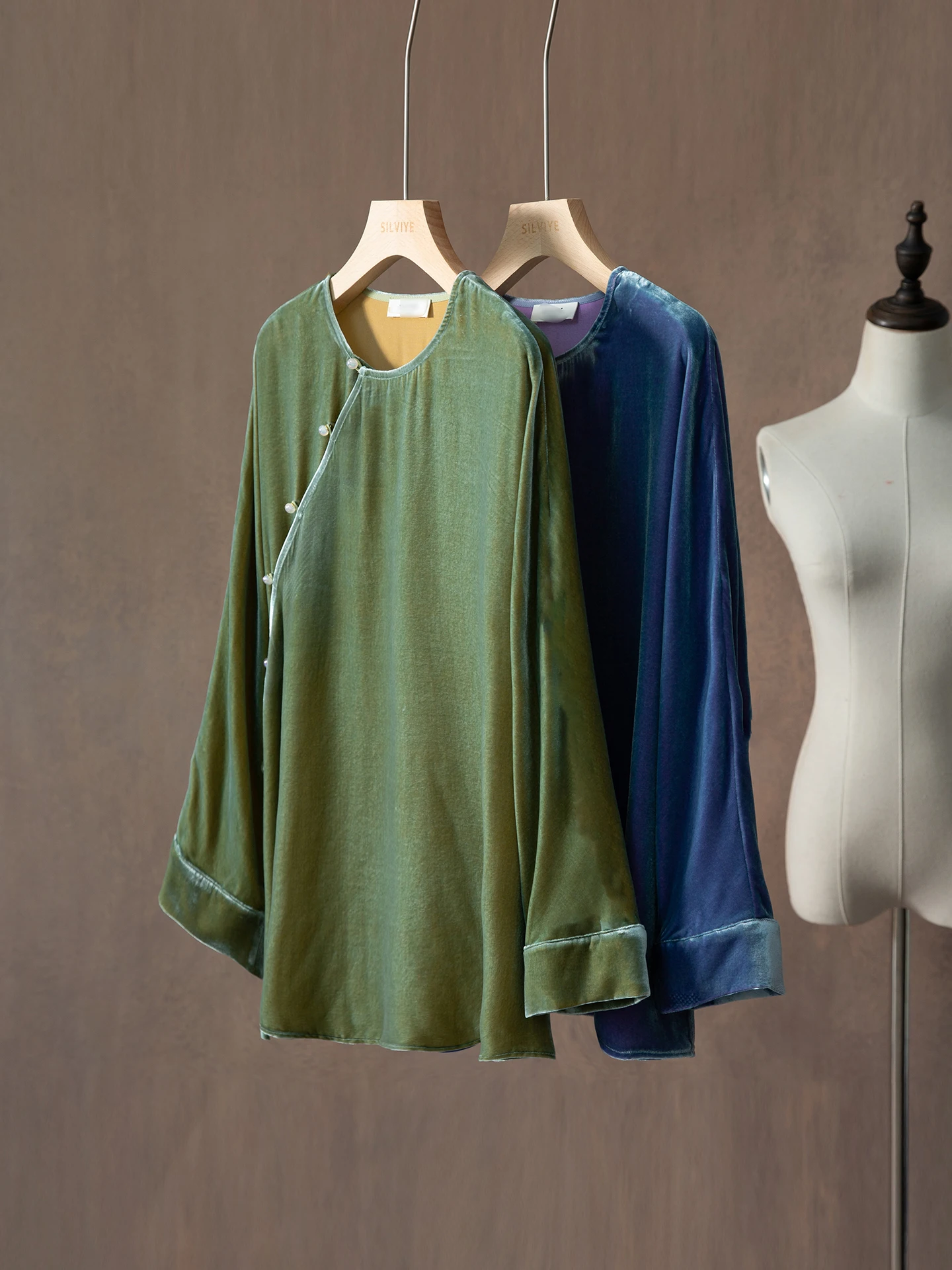 

High-End Velvet round Ne Long Sve Women's Top Silk Cus-Made Chinese Sle Pearled Button Spring Commute Straight Cut