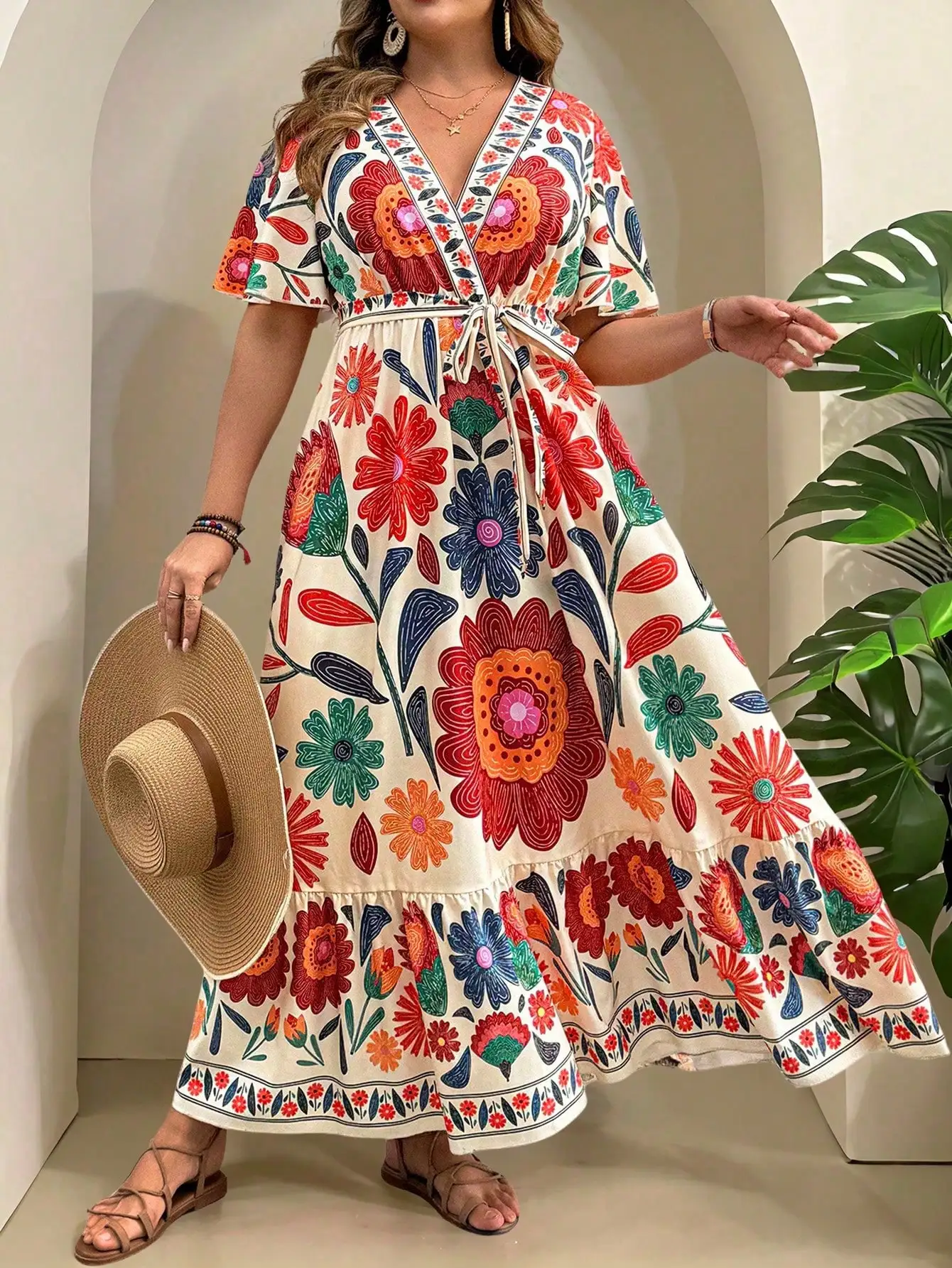 

Богемное платье миди с цветочным принтом, V-образным вырезом, поясом и оборками по низу