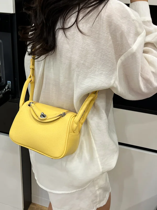 

Luxury Lindy Pillow Handbag Doctor Bag Women's Crossbody Bag Casual Simple Sle Soft Handle Small Size PU Leather Bag