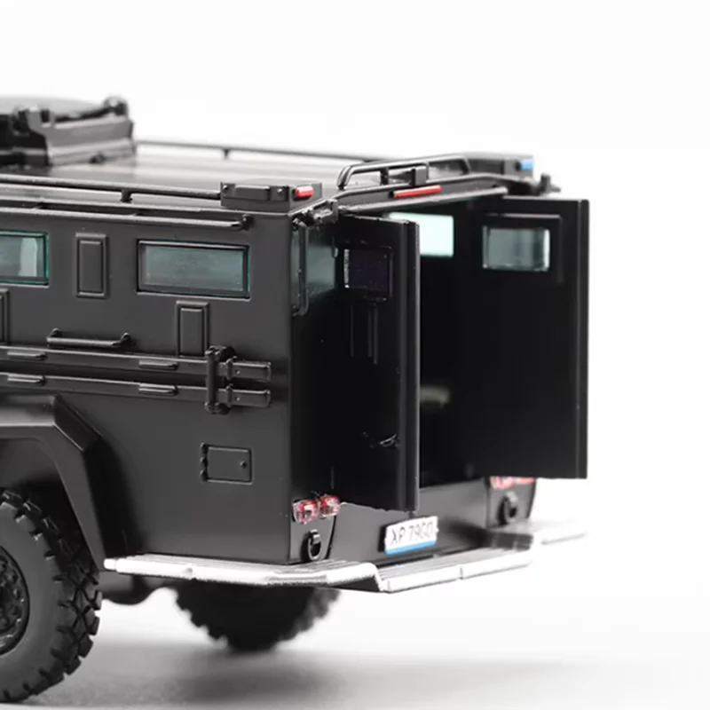 MVA 1:64 Scale Alloy BearCat Armored Vehicles With Doll Model