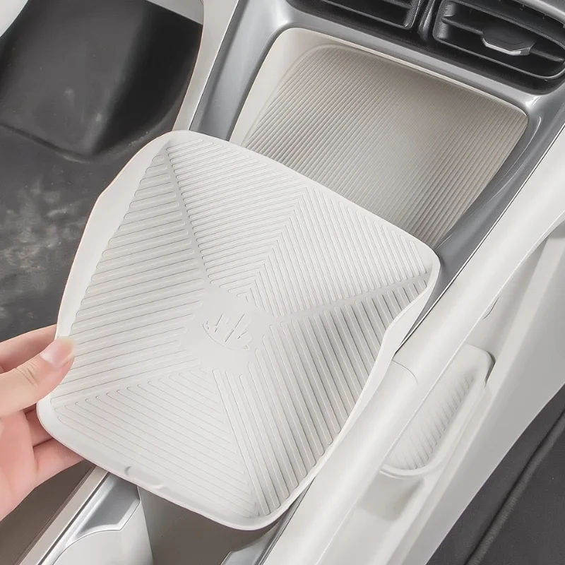 For Geely Xingyuan Wireless Charging Pad Central Control Silicone Anti-skid Protective Pad Car Interior Modification Accessories