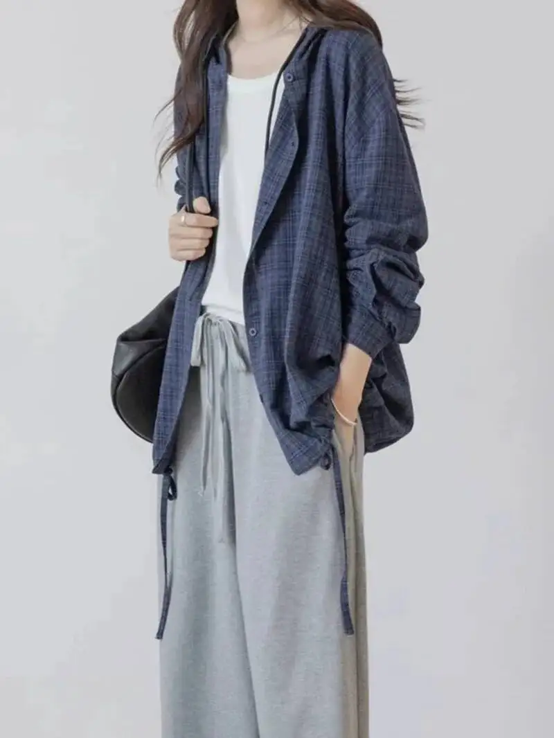 

Свободная клетчатая рубашка с капюшоном и длинными рукавами, женская весенне-осенняя новая повседневная универсальная рубашка, корейский модный топ B8SW