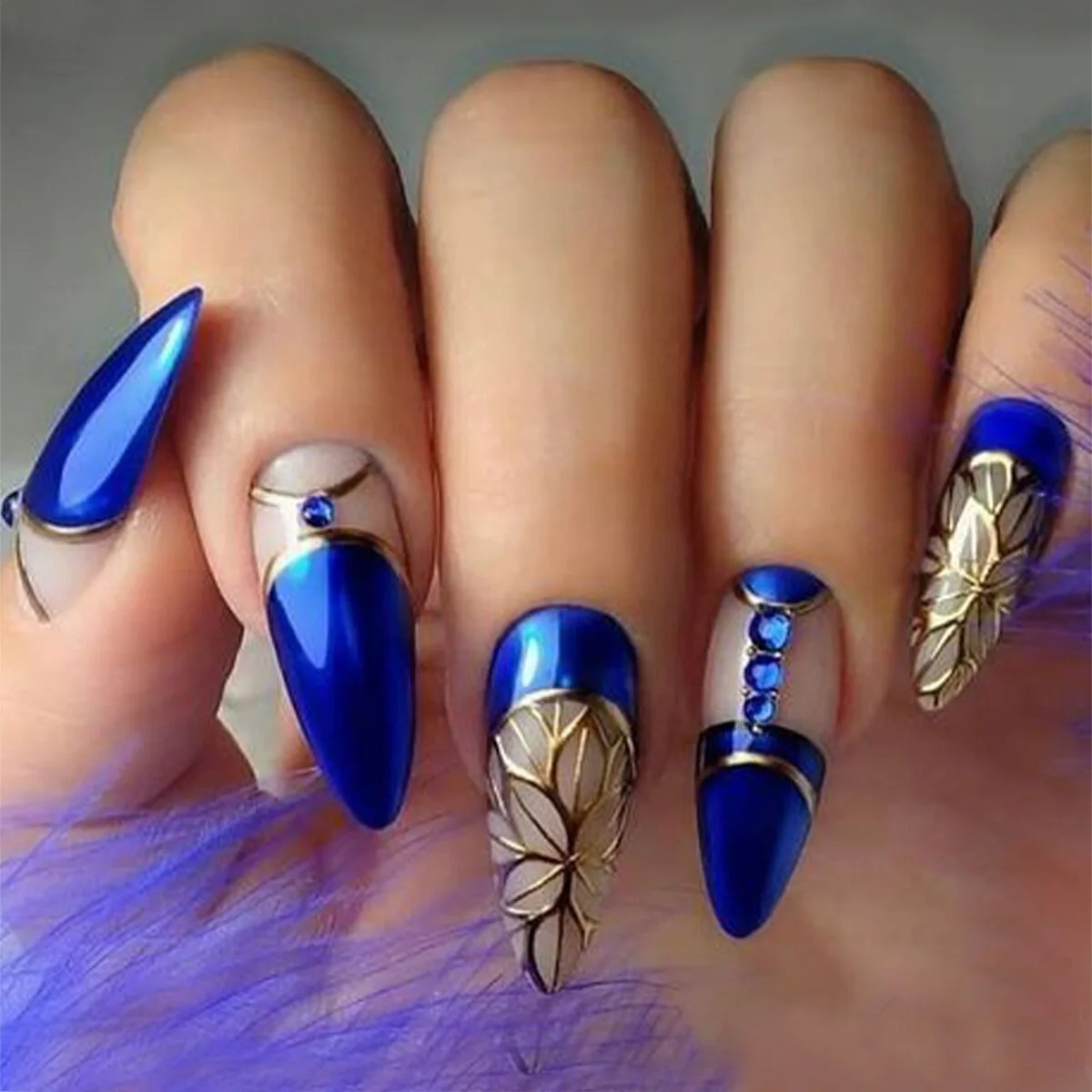 24Pcs Almond Fake Nail with Leaves Design Simple Brown False Nails Wearable French Oval Press on Nails Reusable Stiletto Nails