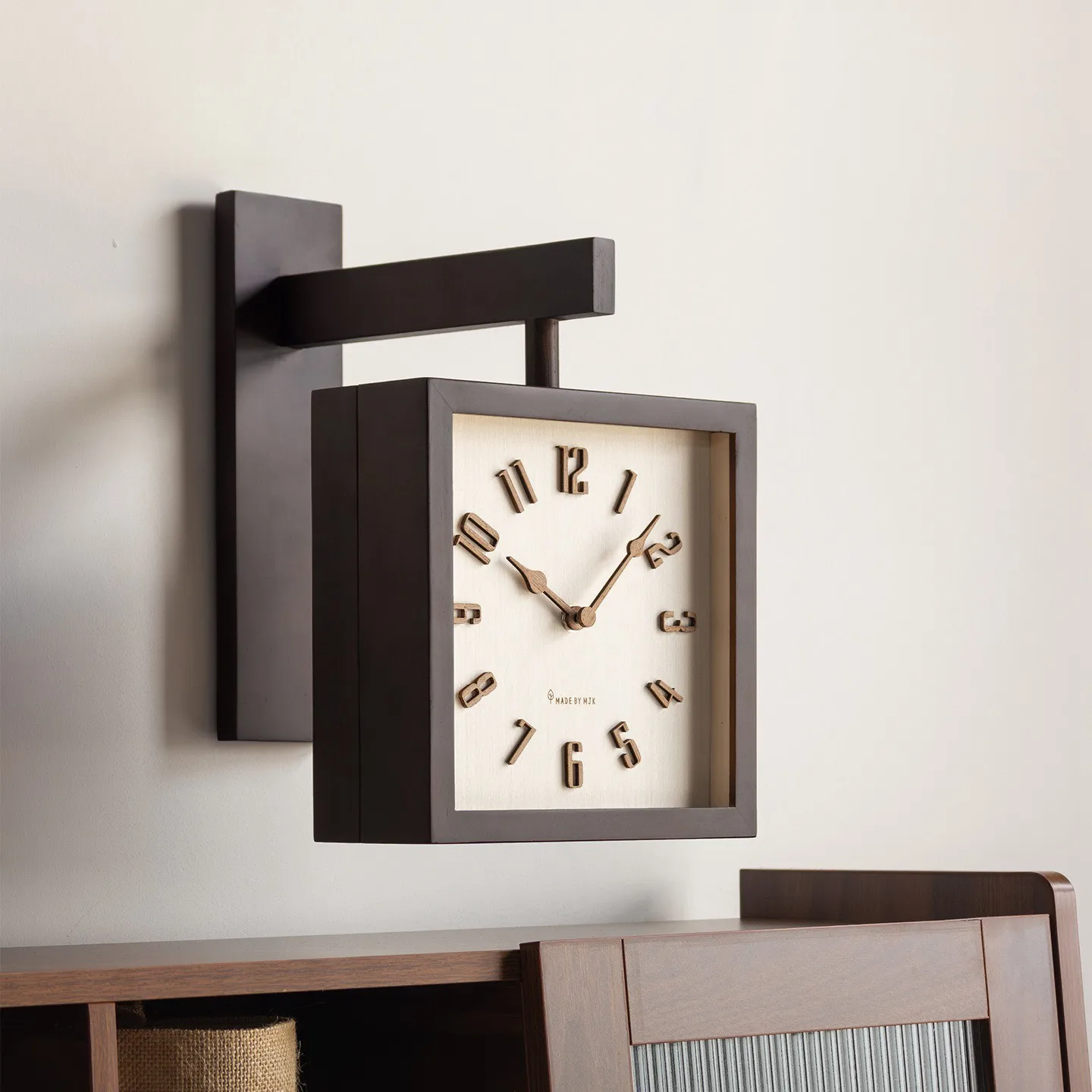 Medieval style retro cream style French log style double-sided rotatable solid wood corner clock decorative wall clock