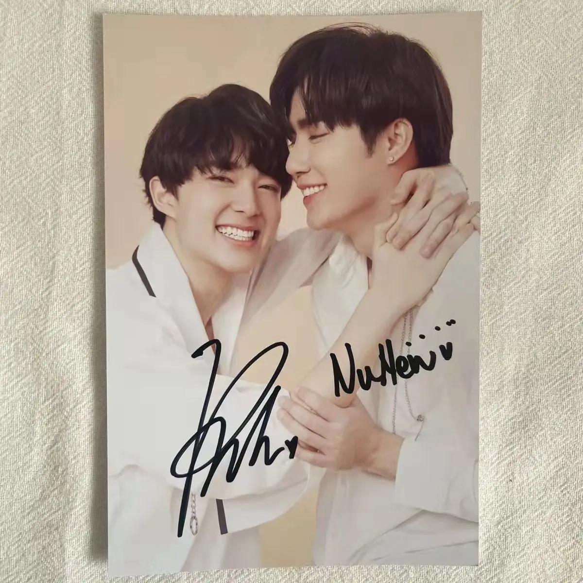 Pai tailandês estrela net james, 6 polegadas assinatura foto, não impresso como presente para amigos, coleção pessoal