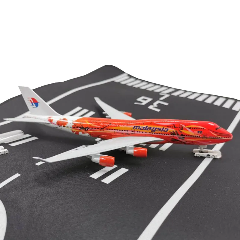 1/400 Airport Passenger aircraft runway model Civil airliner plane model aircraft scene display toy mouse pad
