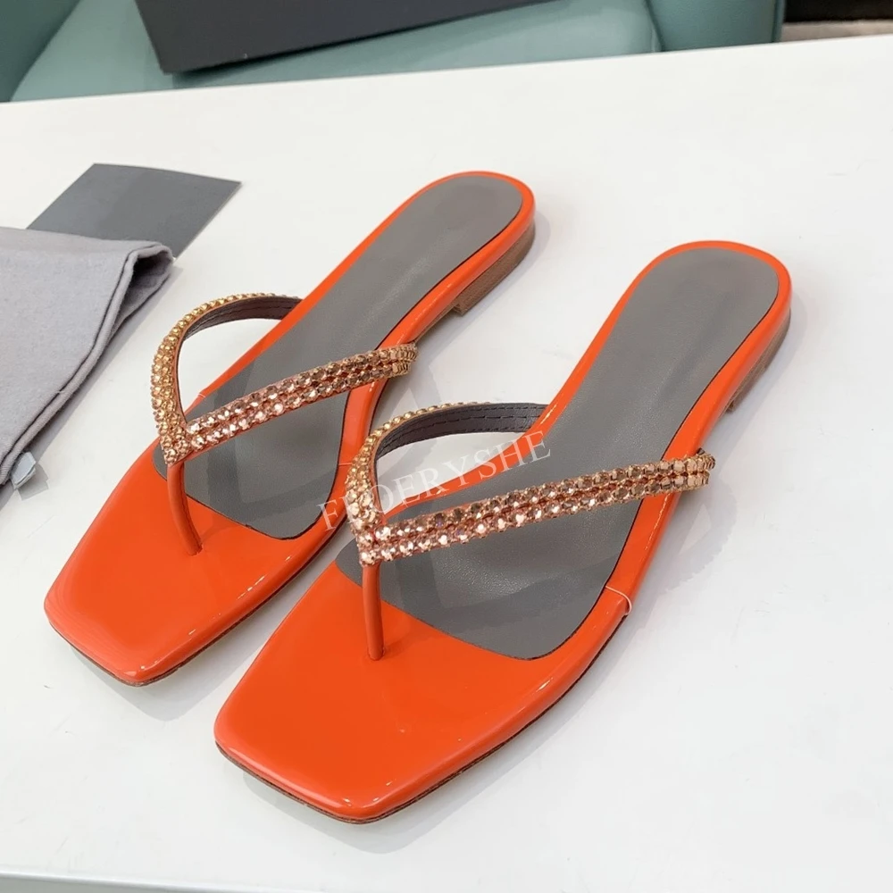 2024 Blauwe Strass Platte Slippers Nieuws Zomer Vrouwen Vierkante Neus Comfortabele Feest Luxe Slippers Buitenschoenen Gratis Verzending