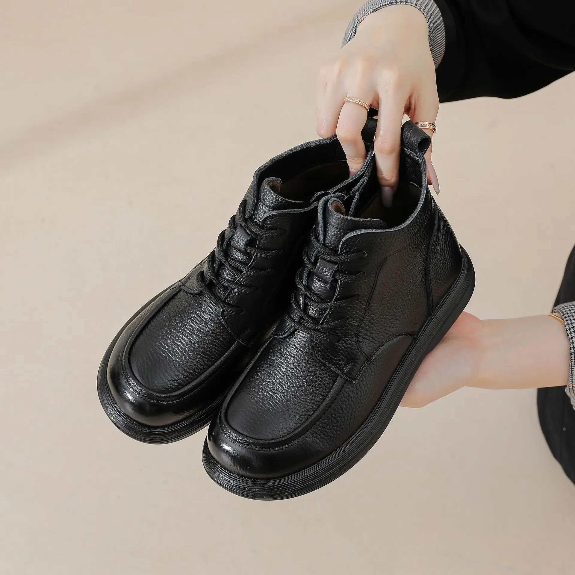 المرأة أسود/بني/أبيض بولي Leather الجلود منصة الدانتيل متابعة حذاء من الجلد للاستخدام اليومي أحذية الشتاء غير رسمية أحذية بوت قصيرة Q-120