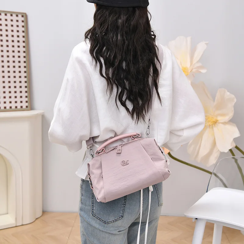 2026New summer casual nylon tote bag, multi-layered, lightweight, versatile, and suitable for commuting, can be carried by hand