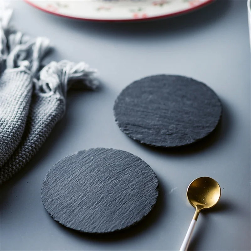 Slate Stone Coasters Round Black Natural Edge Stone Drink Coaster Pad Serving Barbecue Dessert Cake Plate For Home Bar Kitchen