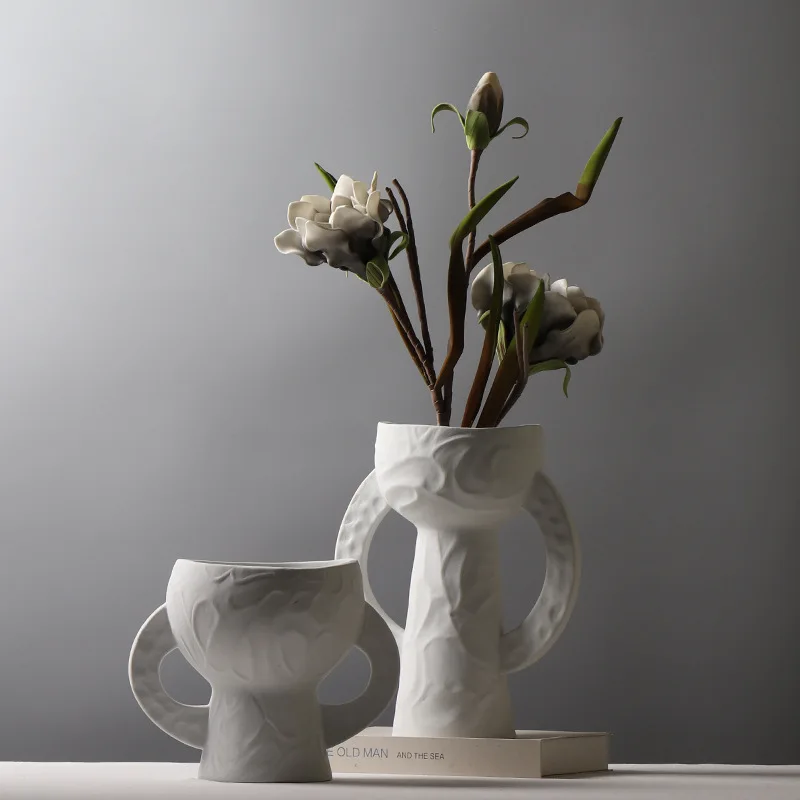 

Modern simple and creative ceramic vase model room, living room, binaural matte flower arrangement, decorative art ornament
