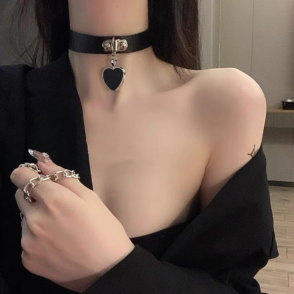 PU Leather Metal Heart Chain Collar Adult Punk Rave Choker Goth Sexy  Neckband Bdsm Neck Bondage Belt Erotic Accessories Fetish