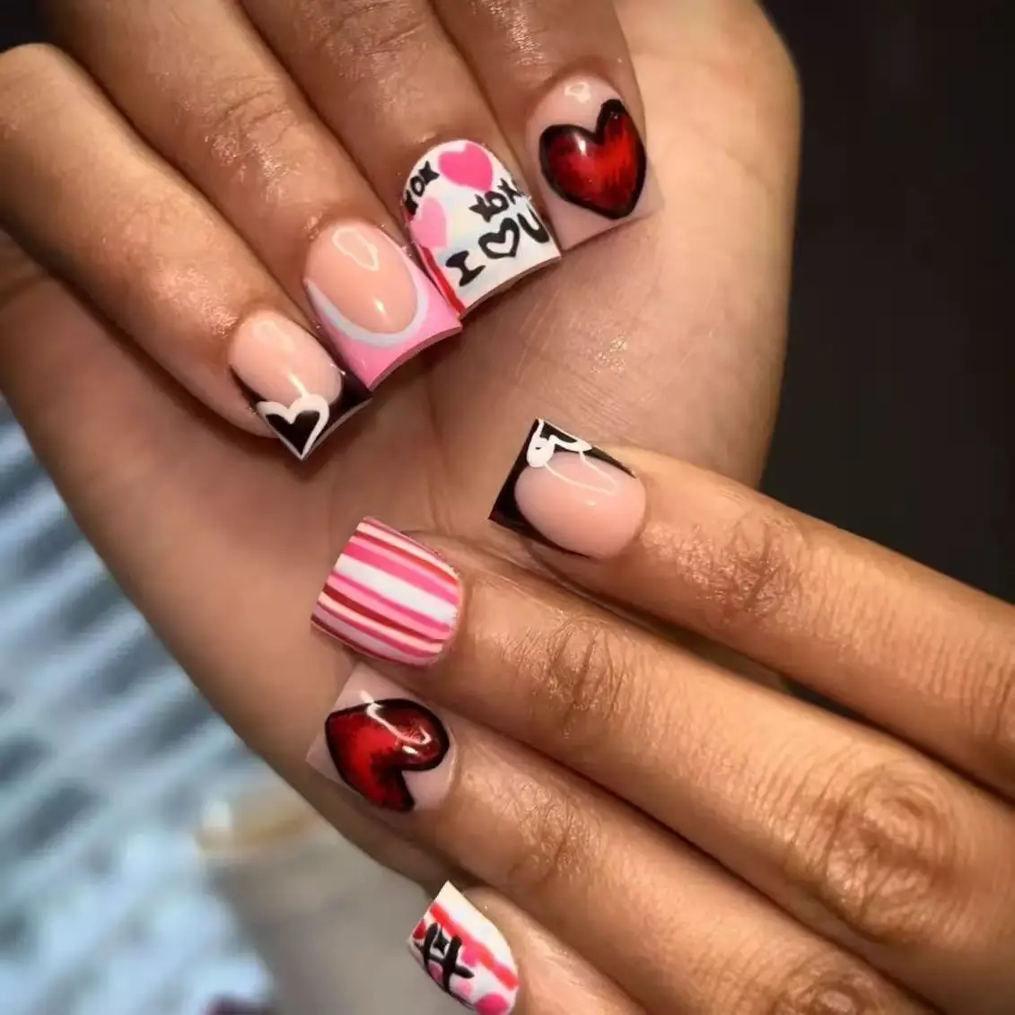 

24PCS Y2k Pink Short Square Press on Nails Full Cover Sweet Cool Heart Stripes French Fake Nails for Girls Women Cute False Nail