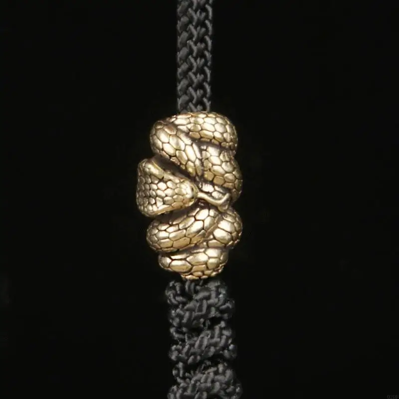 

Paracord Pendant Metal Texture Suitable for Fashion Enthusiasts Historical Gear