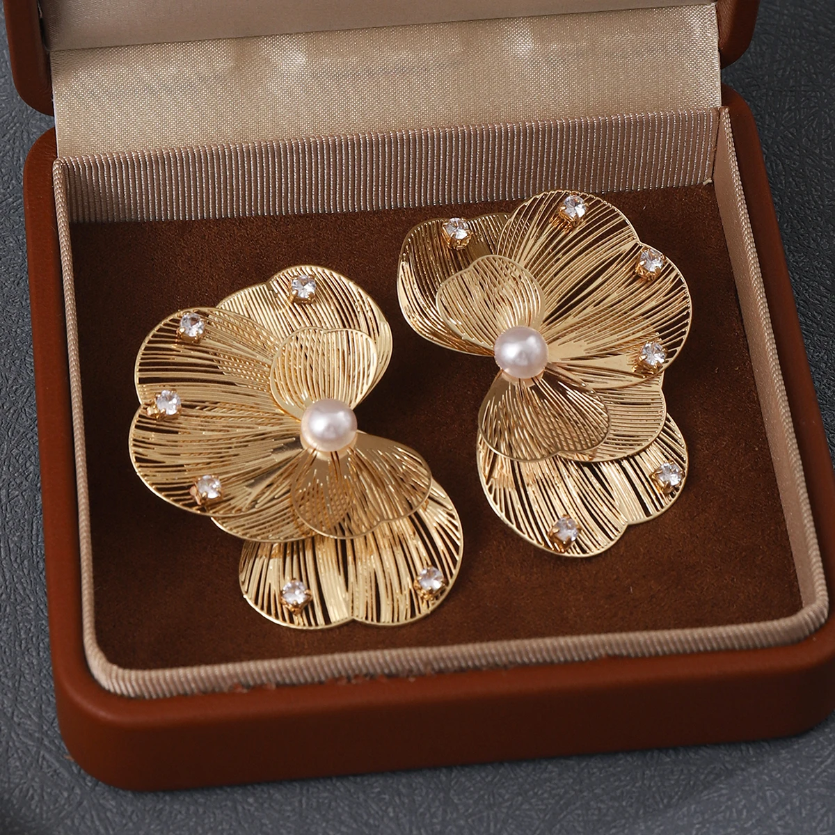 Gold Wire Mesh Flower Stud Earrings, Large Multi-Layer Hollow Floral with Center Pearl & Clear Zircon, Vintage Wedding Jewelry f