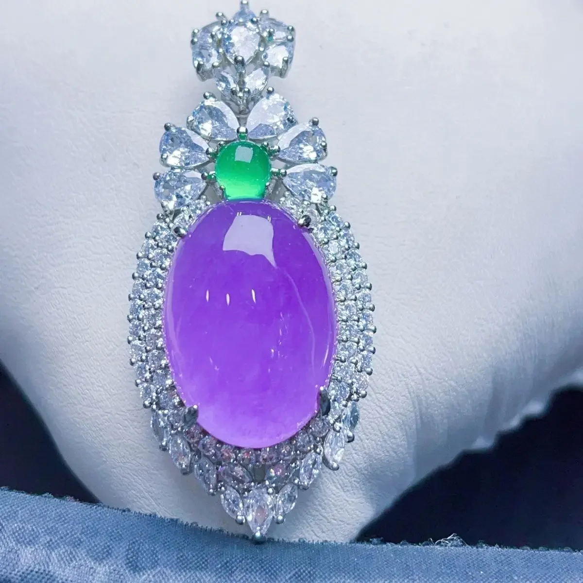 

Myanmar jadeite violet pendant pigeon high ice purple earrings glass seed to give yourself a Valentine's Day birthday gift
