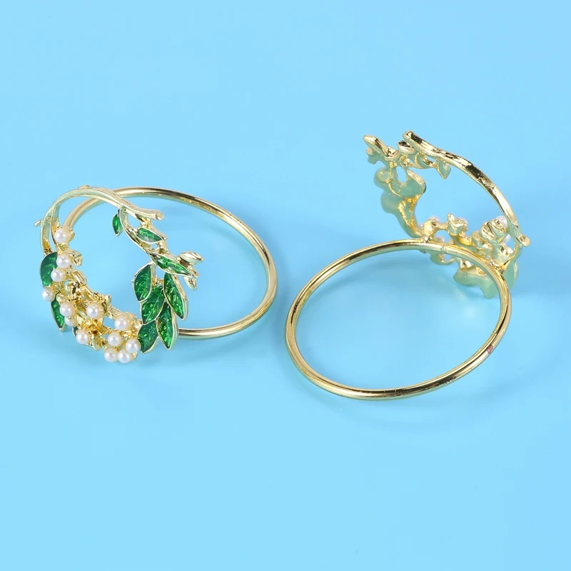 RIRI Napkin Ring Golden Pearl Flower Napkin Rings Set of 6 Metal Napkin Holder for Wedding Party Dinner Table Decoration