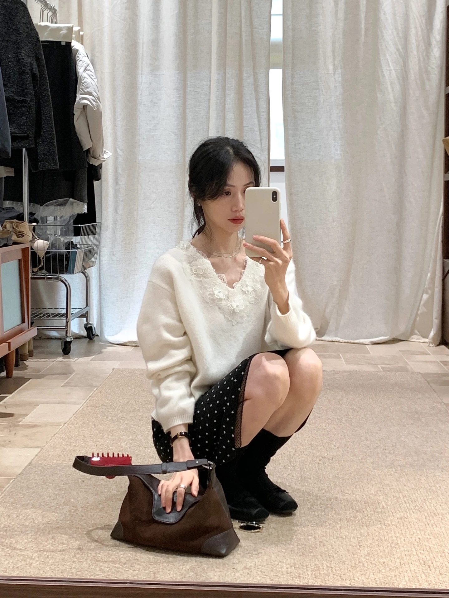 

BRIVIN Korean Sle White Woolen Lace Knitted Base irt Women's 2025 Autumn Winter New Inner Wear Top Soft V-Ne Long Sve