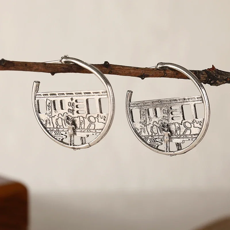 1 Pair Vintage Silver Color Dangle Women's Earrings Metal Hand Carving Pattern Hollow Birthday Banquet Party Daily Wear