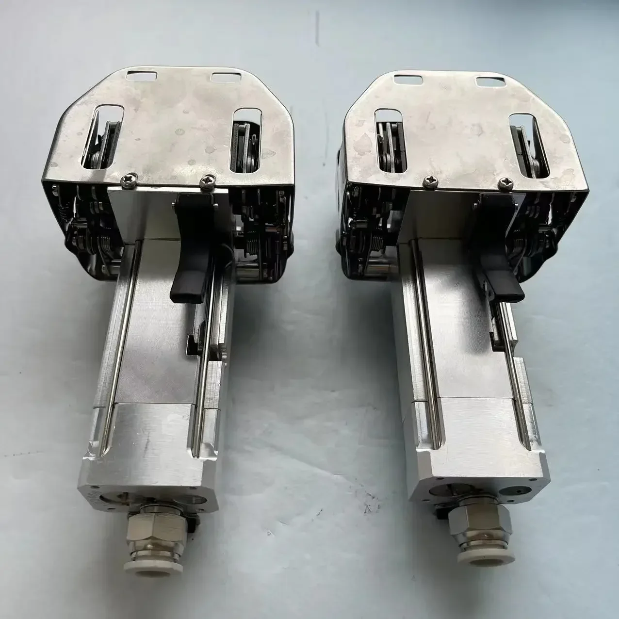 متوفر في المخزون جهاز الربط الهوائي SKN-2013 للألياف الزجاجية وخيوط البوليستر عالية القوة مماثلة Mesdan 116 Airbond Jointair 116G #4