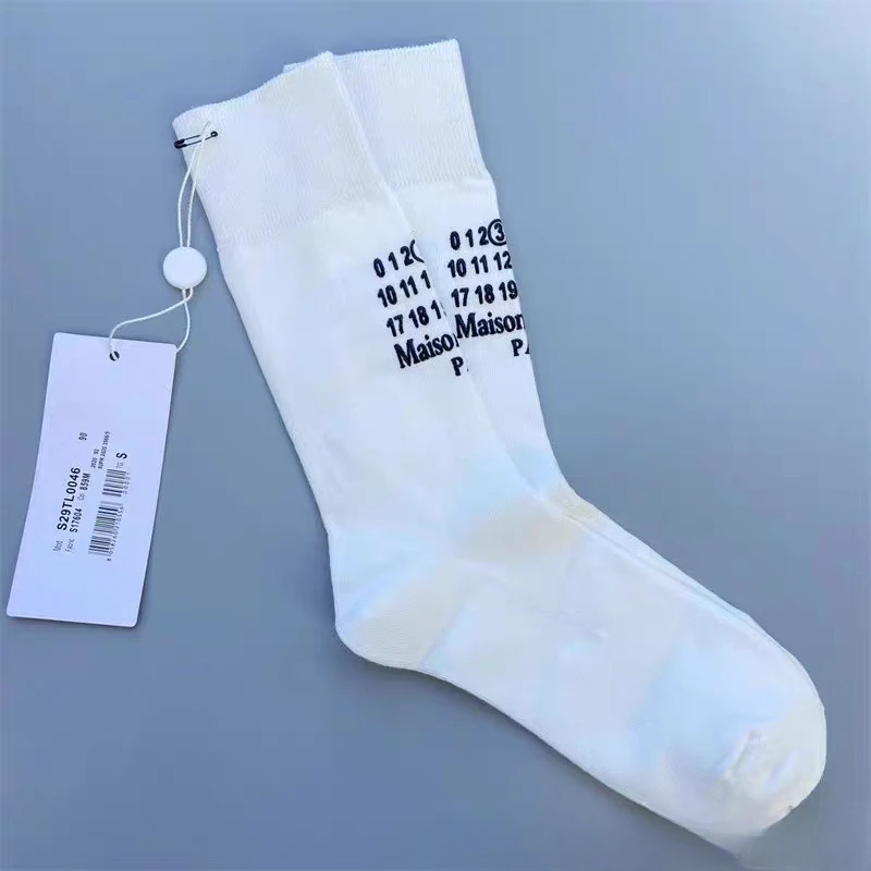 2 Pairs MM6 Mens Womens Numbers Bamboo Sock Novelty Fashion Sport Socks Unisex Letter