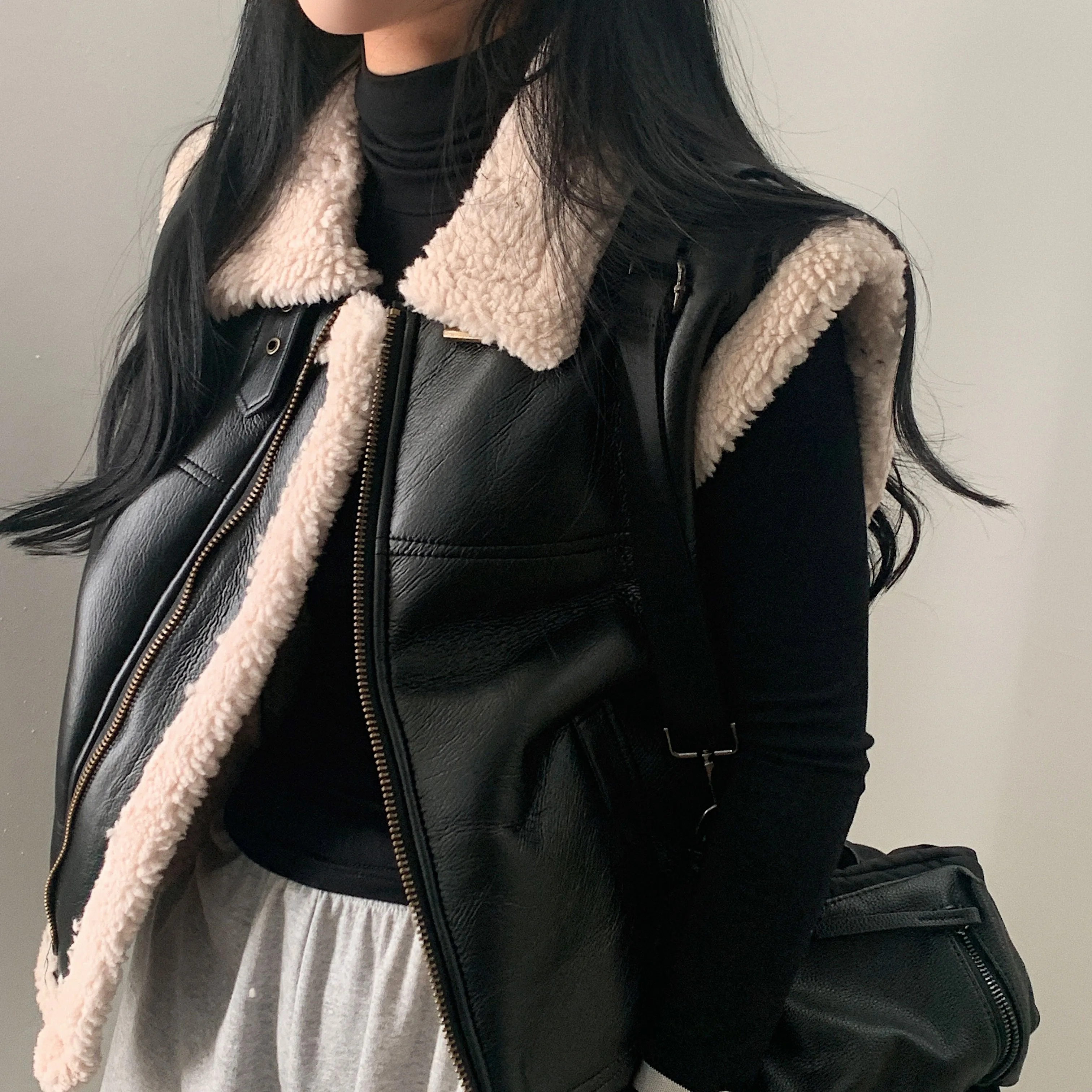 Korean Chic Biker Style Fleece Lined Vest Loose Versatile Lamb Fur Collar Sleeveless Leather Fur Integrated Vest Coat