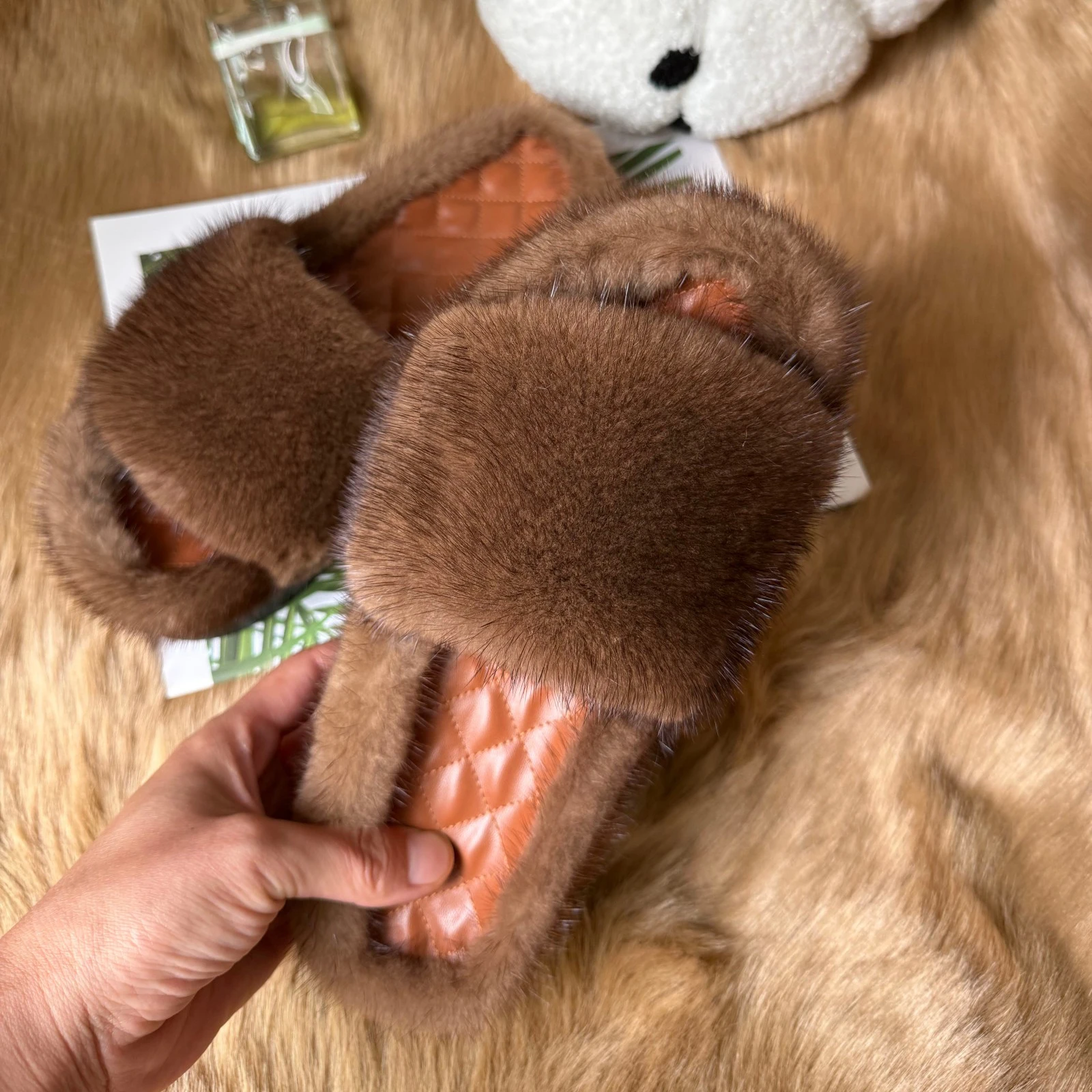 Dicke, warme Hausschuhe aus echtem Nerzfell für Damen, flauschige Pantoffeln, luxuriöse, warme Plüschfell-Schuhe für den Winter. – Detail 8