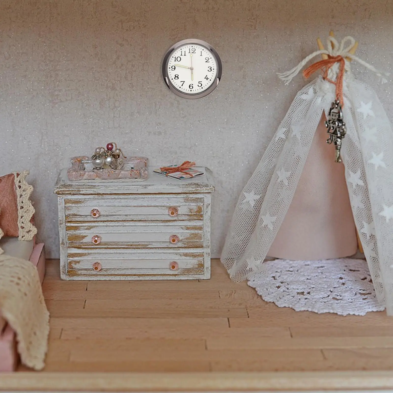 

Exquisite Miniature Wall Clock for Dollhouse Living Room Kitchen Decor Functional Moving Electronic Clock Mini House Scene