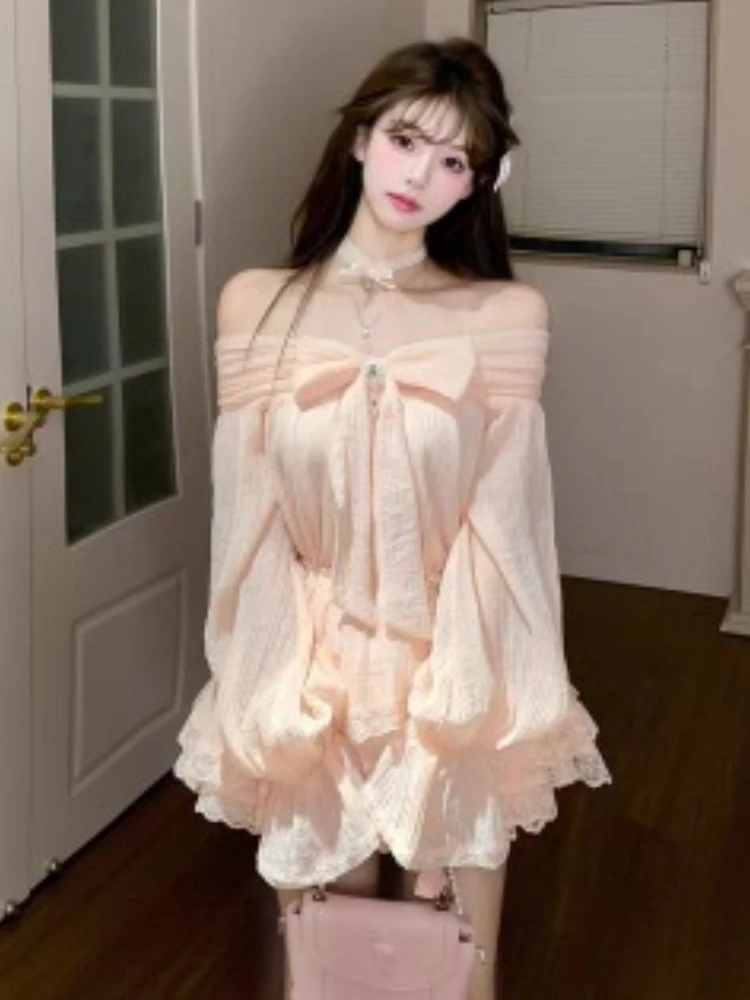 Autunno Nuovo Dolce Kawaii Sottile Set da 2 pezzi Donna Moda Manica lunga Fiocco in pizzo Top Donna Chic Patchwork Design Gonna corta Abiti